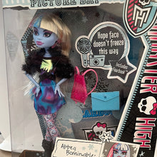 Load image into Gallery viewer, Monster High Picture Day Abbey Bominable Doll
