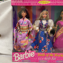 Load image into Gallery viewer, Mattel 1995 Barbie Dolls of the World Doll Giftset Japan Norway India #15283
