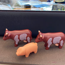 Load image into Gallery viewer, Vtg Playmates Farm Animals 2 Brown Cow Bulls And Faceless Pig (Pre-owned)
