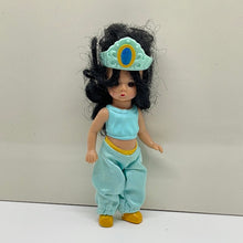 Load image into Gallery viewer, McDonald&#39;s 2004 Madame Alexander Wendy Doll as Jasmine Toy #1 (pre-owned)
