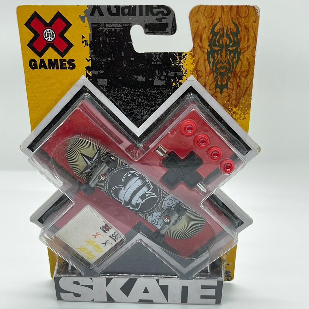 Mattel 2008 X Game Finger Sports Skate Board Toy Green Heart & Star