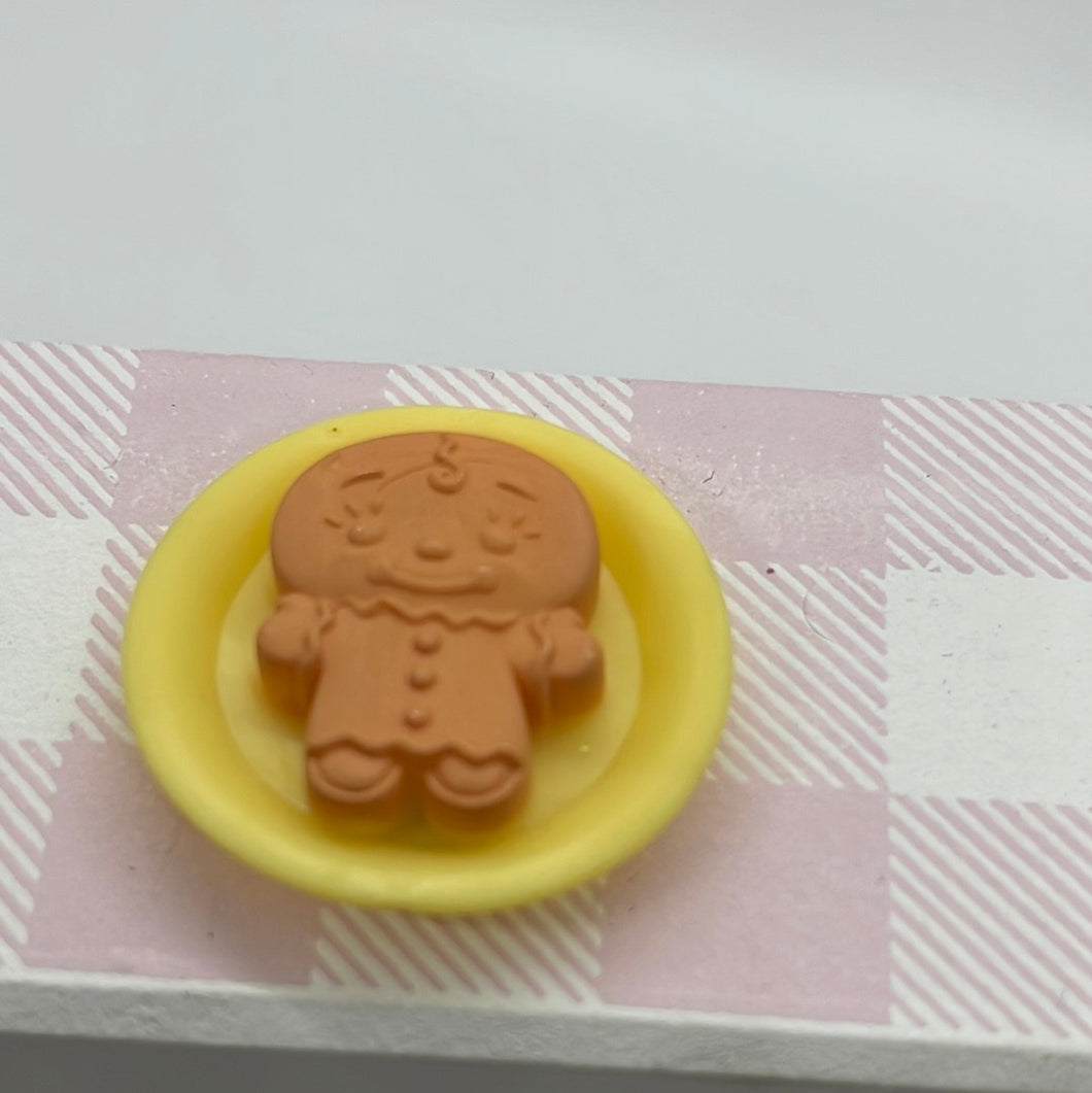 Mattel Barbie Doll Kitchen Accessory #7 Gingerbread Boy/Girl Plate (Pre-Owned)