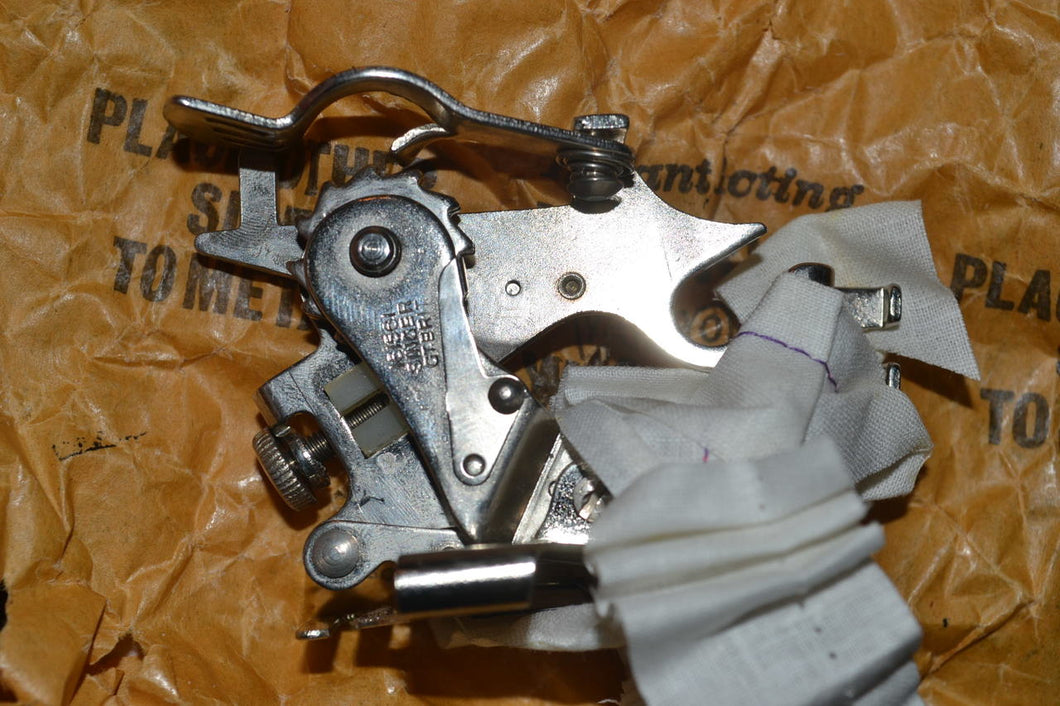Singer Sewing Machine #161561 Ruffler Attachment (Pre-owned)